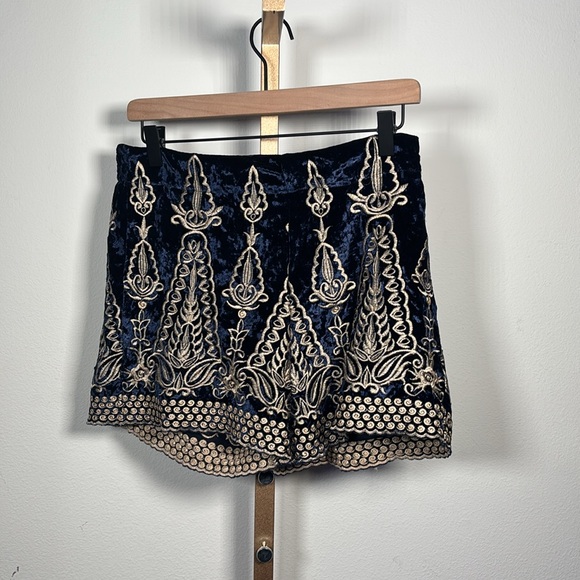 Lenni The Label Shadow Shorts Embroidered Medium Vintage inspired - Picture 3 of 4